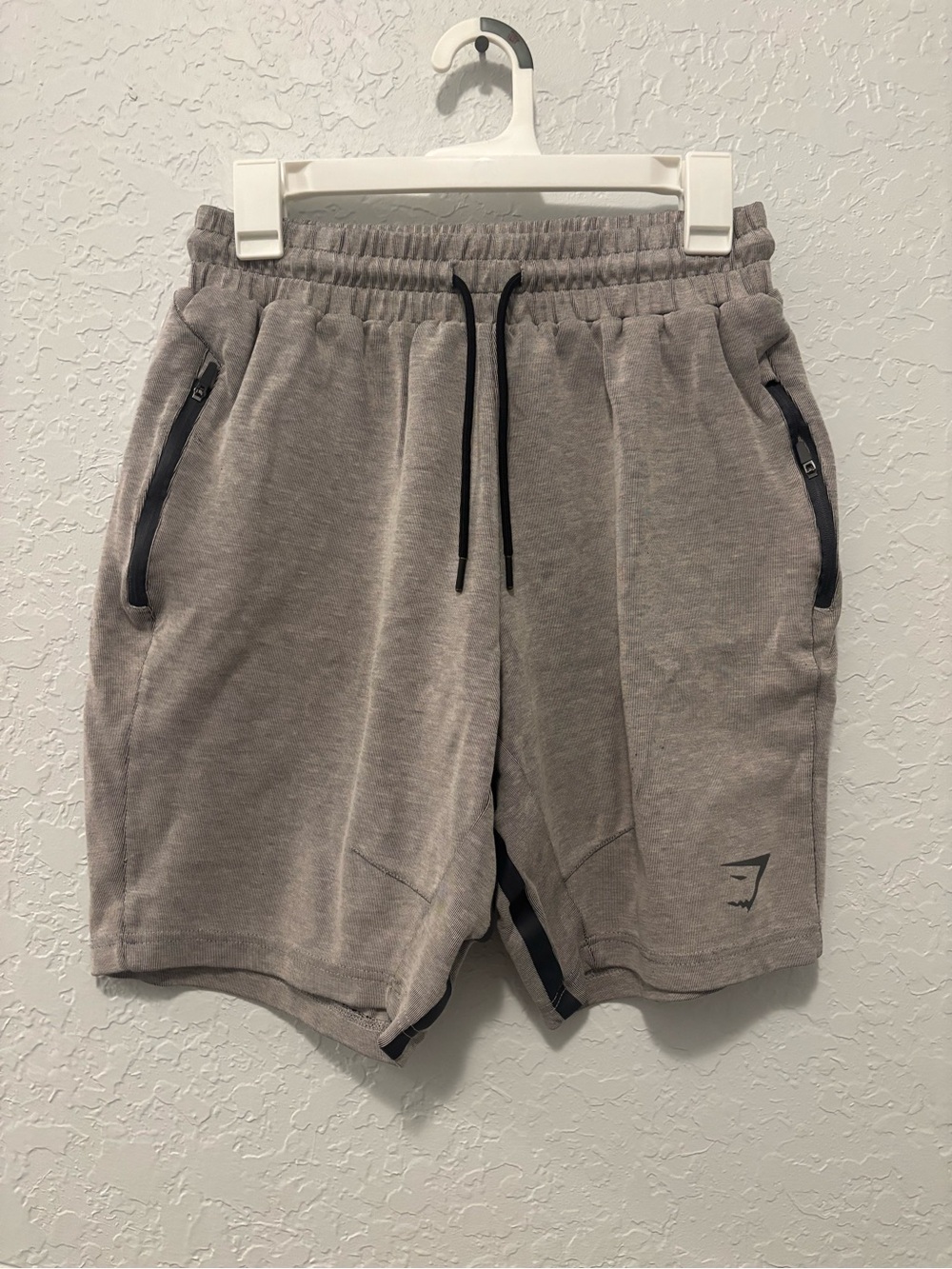 Gymshark Men's Slim Fit Adjustable Interlock Tech 6" Shorts DH3 Grey large